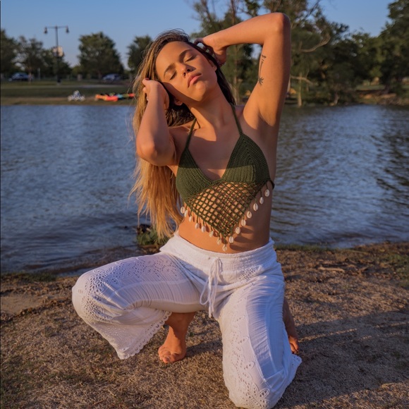 Crochet shell crop top - Picture 3 of 3